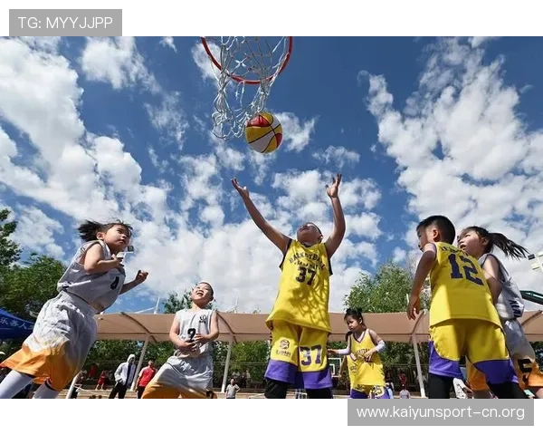 冠竞体育引领全民运动热潮打造专业竞技与健康生活新体验